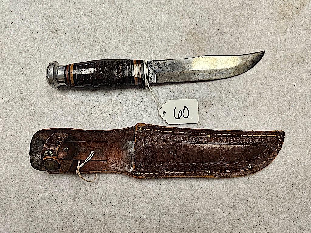 J. CASE CUTLERY CO LITTLE VALLEY NY HUNTING KNIFE WITH LEATHER HANDLE WITH