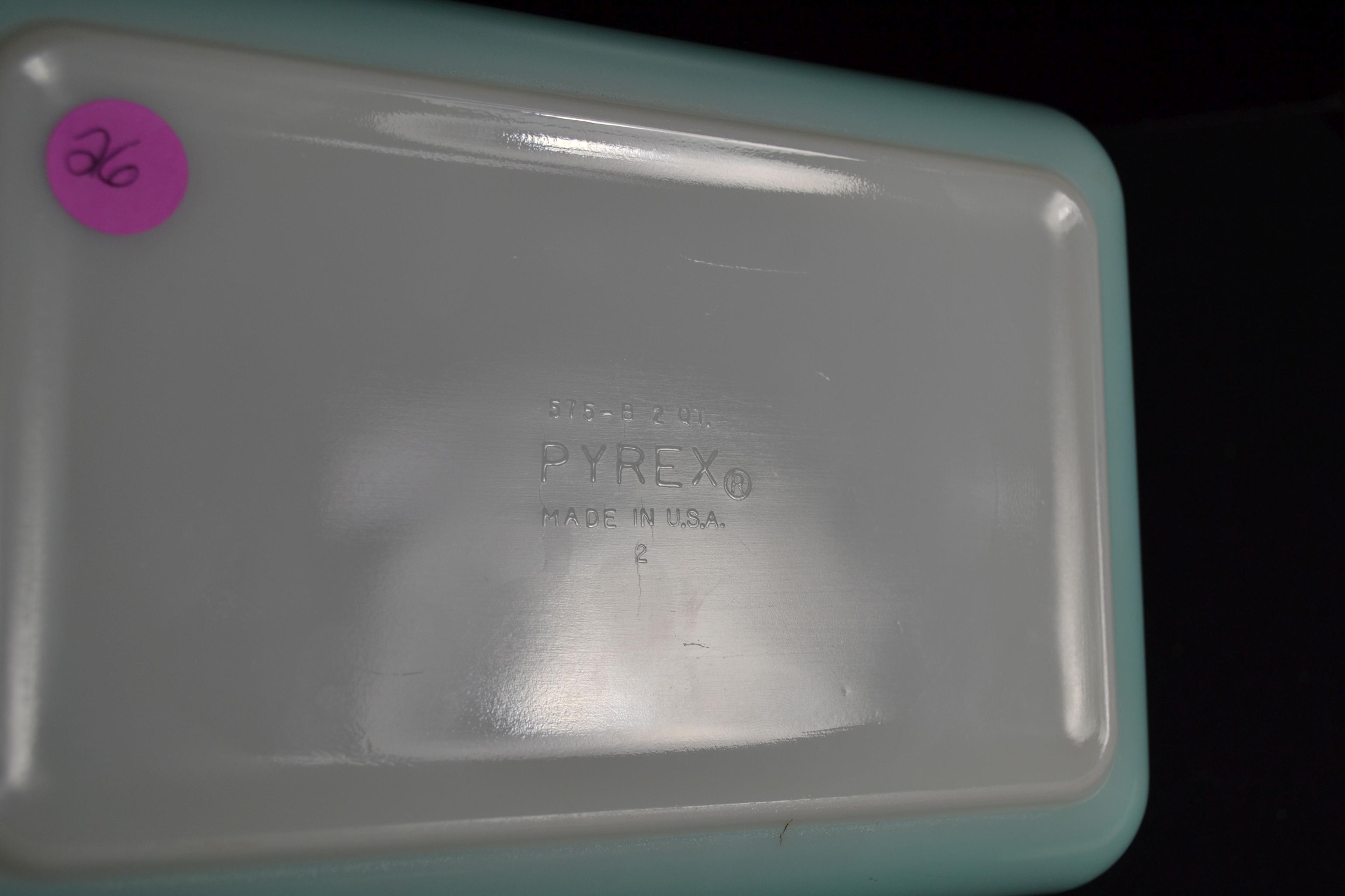 Pyrex Starburst No. 575 Space Saver w/Lid; Mfg. 1960; Chip on lid and dish.