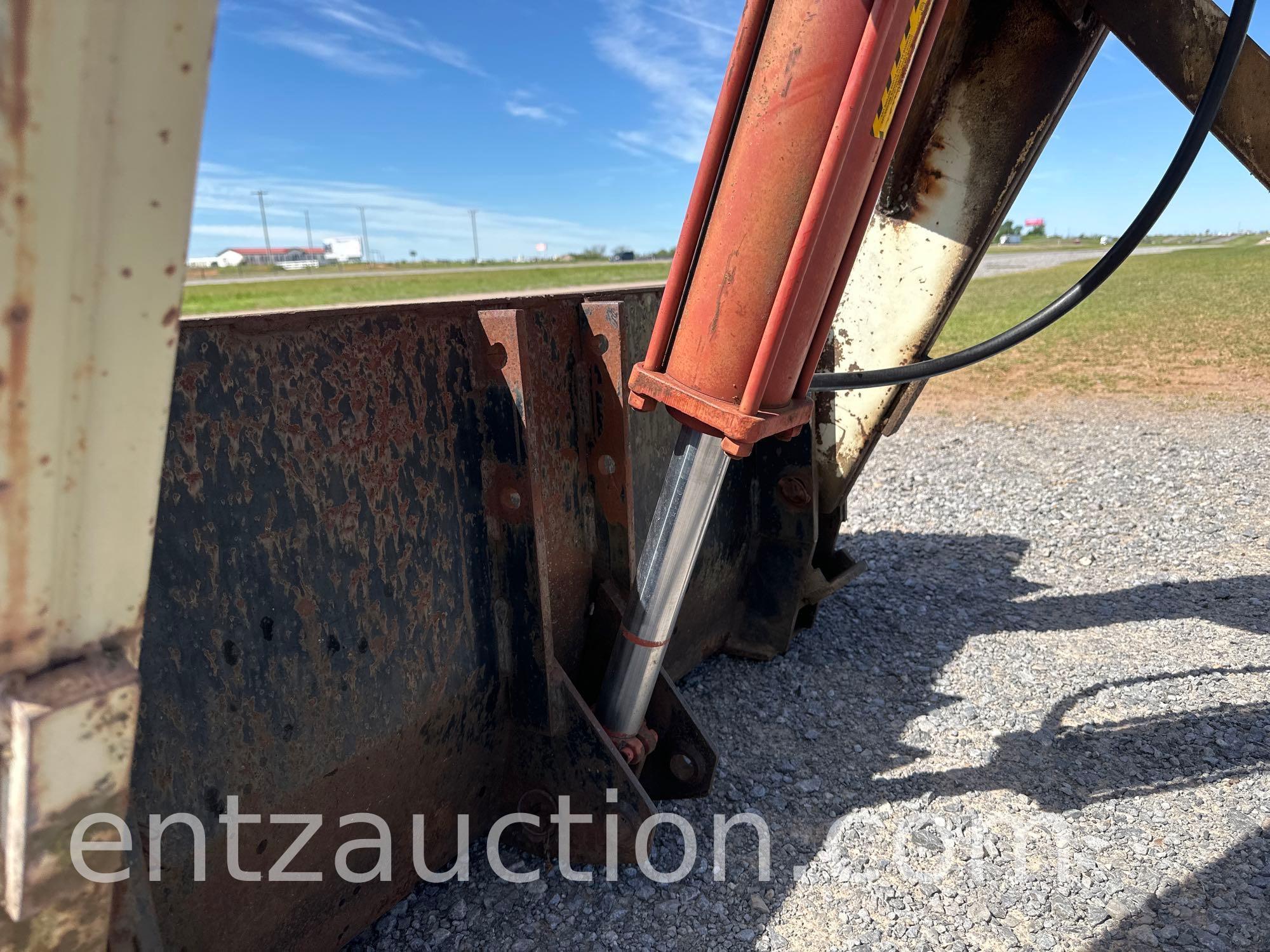 FARMHAND 22 FRONT END LOADER, 6' BUCKET,