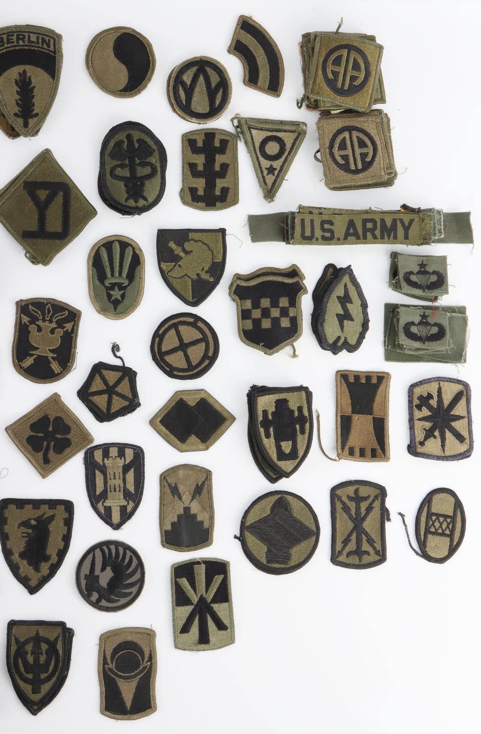 DEALERS STOCK AIRBORNE ARMOR PARA PATCH LOT
