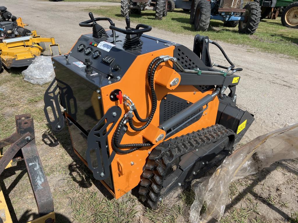 NEW COMPACT TRACK LOADER