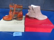 2 PAIR OF LADIES SHOES SIZE LRG.