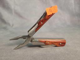 SMALL MULTI TOOLS AND AND UTILITY KNIFE