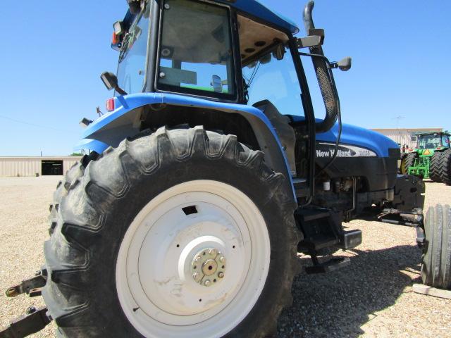 4604 TM155 NEW HOLLAND C/A 2WD 18.4X38 696 HOURS