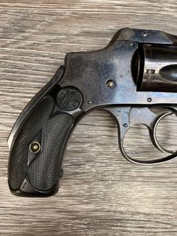 SMITH & WESSON SAFETY HAMMERLESS MODEL "LEMON SQUEEZER" .38 S&W CAL. REVOLVER.