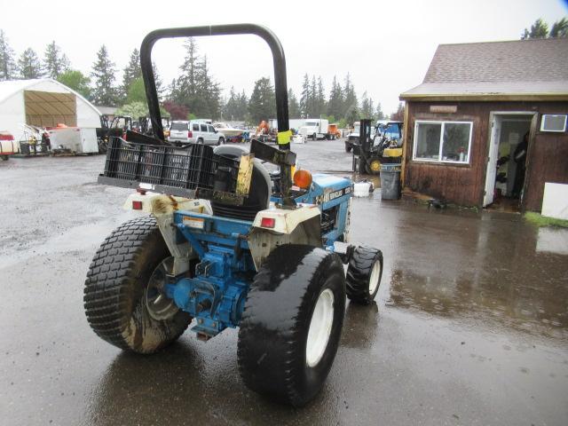 NEW HOLLAND 1320 2WD TRACTOR