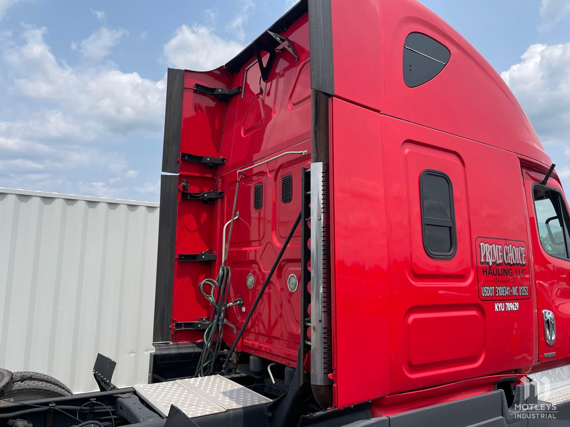 2017 Freightliner Cascadia 125 Sleeper Truck