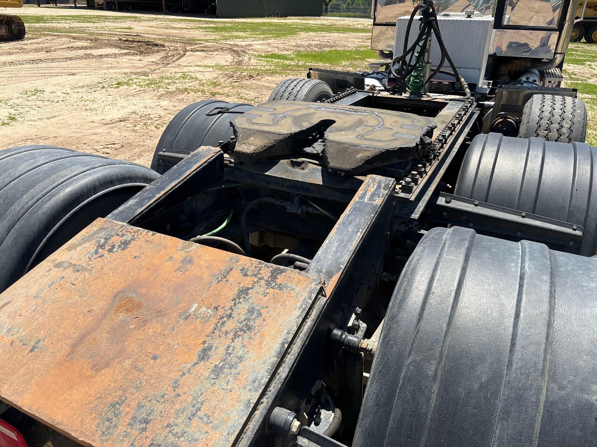 2014 CATERPILLAR CT660L TRI-AXLE ROAD TRACTOR