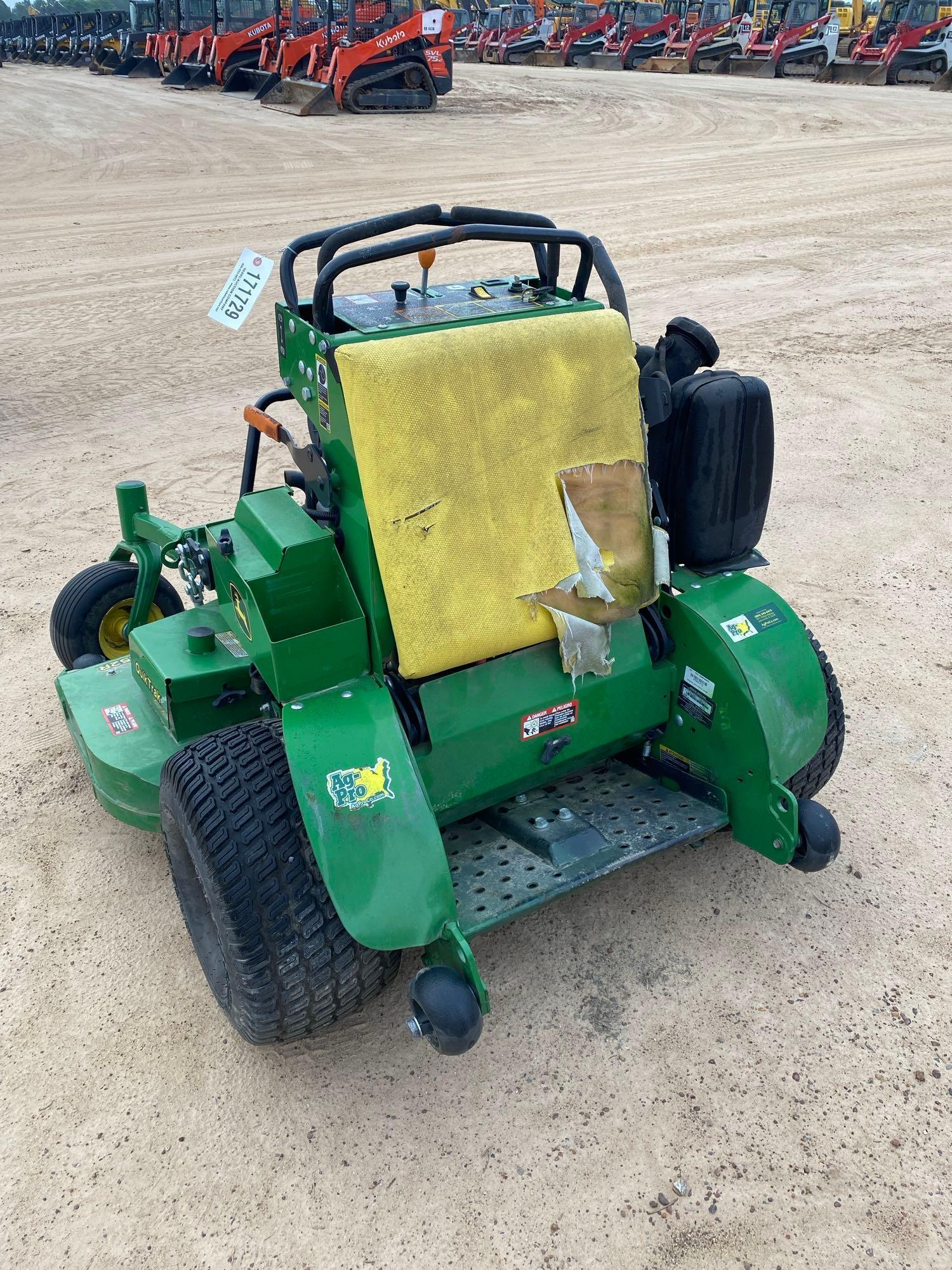 JOHN DEERE 652R STAND ON ZERO TURN MOWER