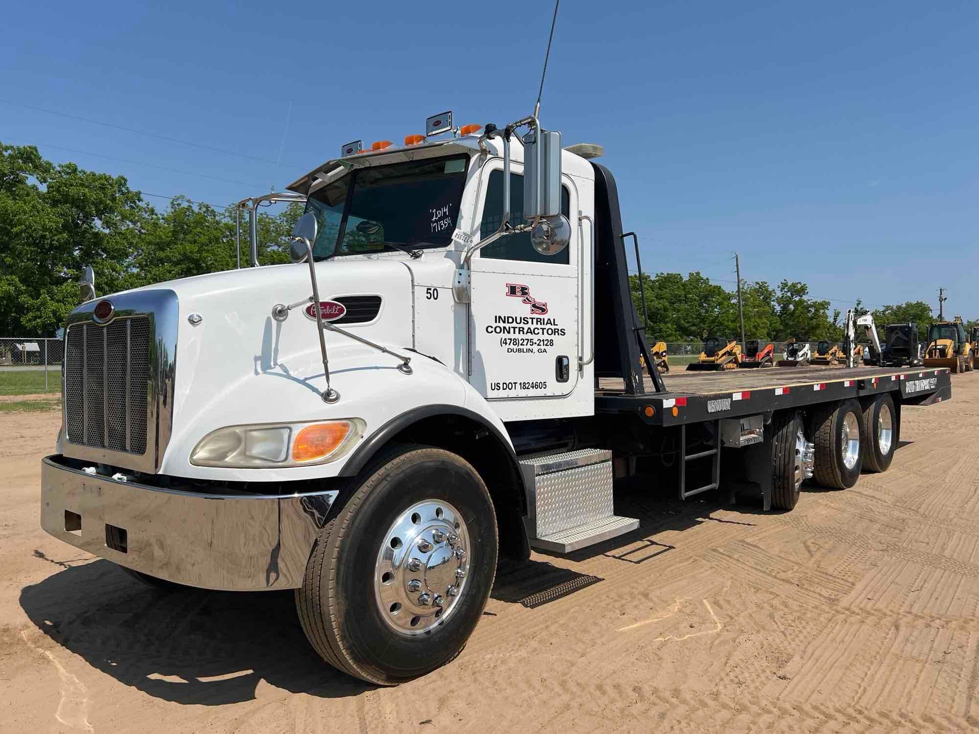 2014 PETERBILT 348 TRI AXLE DAY CAB