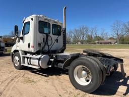 2011 FREIGHTLINER CASCADIA DAY CAB ROAD TRACTOR