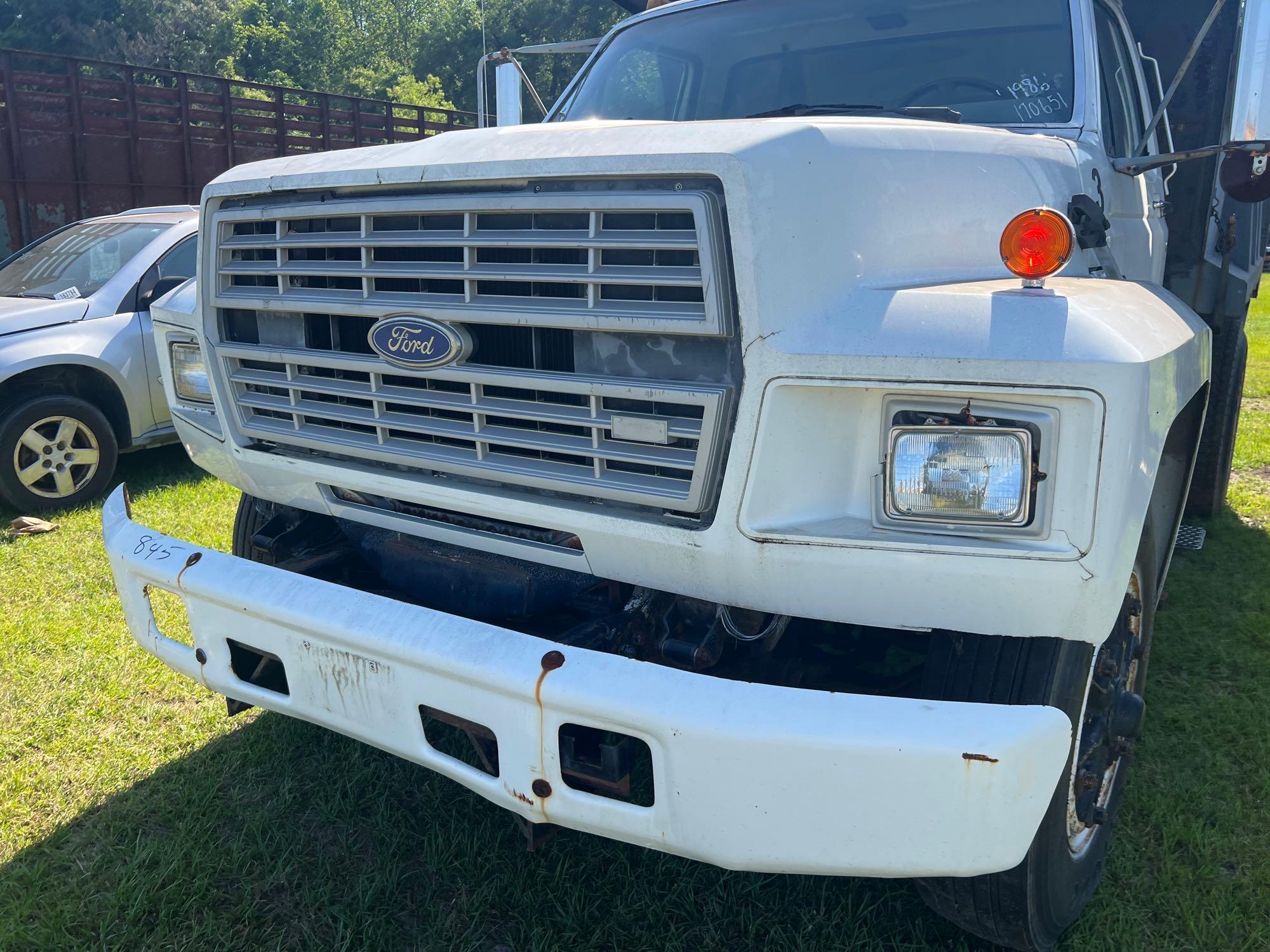(INOP) 1986 FORD F800 S/A DUMP TRUCK