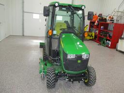 2022 John Deere 1025R Dsl. 51 Act Hrs. 4x4, Hydro, cab, heat, 3pt. PTO, Hyd, mid tractor & rear