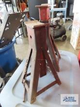 Two heavy duty jack stands
