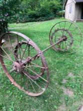 Antique Metal Wagon/Spreader Axle & Wheels
