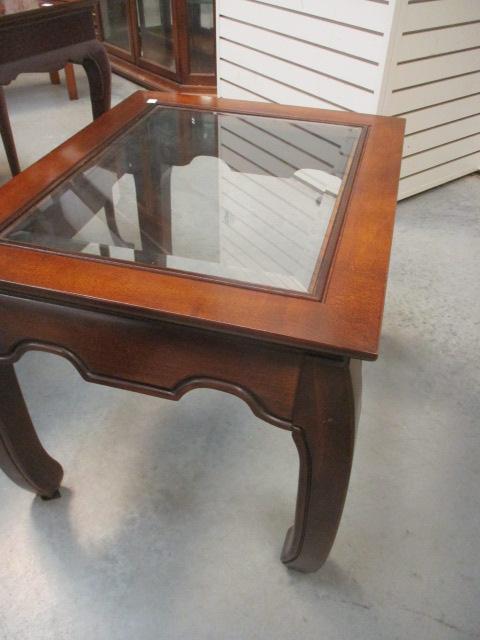 Glass Top End Table with Curved Legs