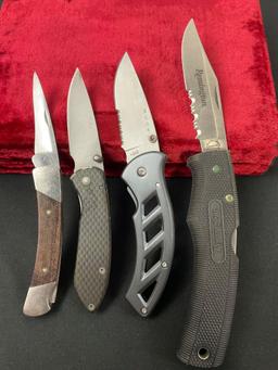 3x Vintage Buck Knives, Models 318, 327, 501 w/ sheaths & Remington Grizzly Camp Knife