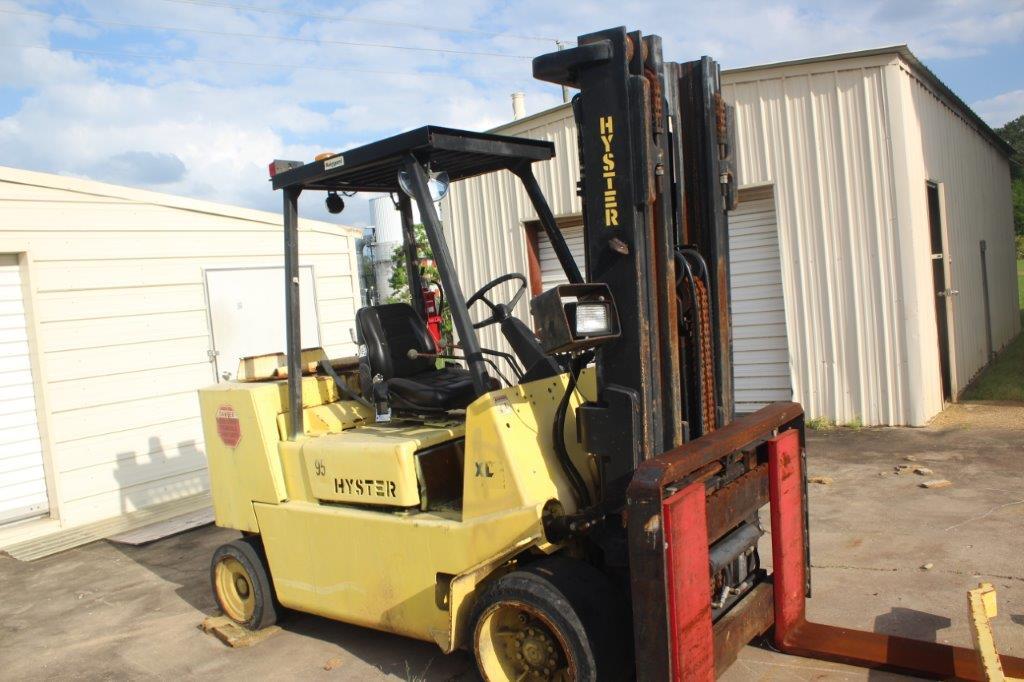 Hyster XL, 12000lb Forklift, Propane, Solid Tires, Triple Stage Mast, w/Sid