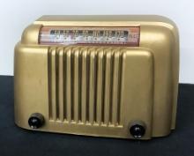 Bendix Kansas City Police Radio - Model 110W, 9½"x6"x6"
