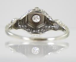 18kt White Gold Ring with White Sapphire