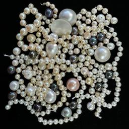 Lot of cultured, made & baroque pearls