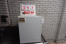 GE Apartment Refrigerator  (Good)