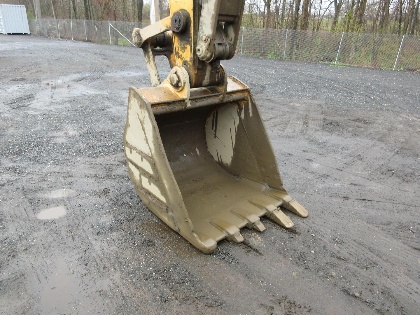 2004 Hyundai Robex 210LC-7 Hydraulic Excavator