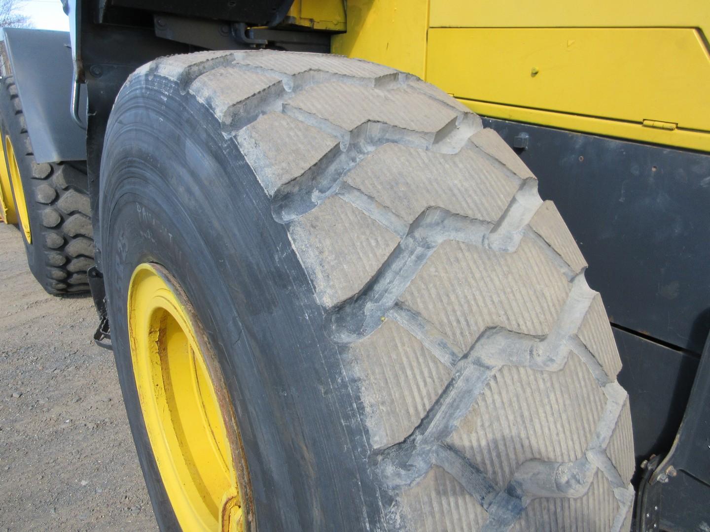 2012 Komatsu WA380-7 Rubber Tire Wheel Loader