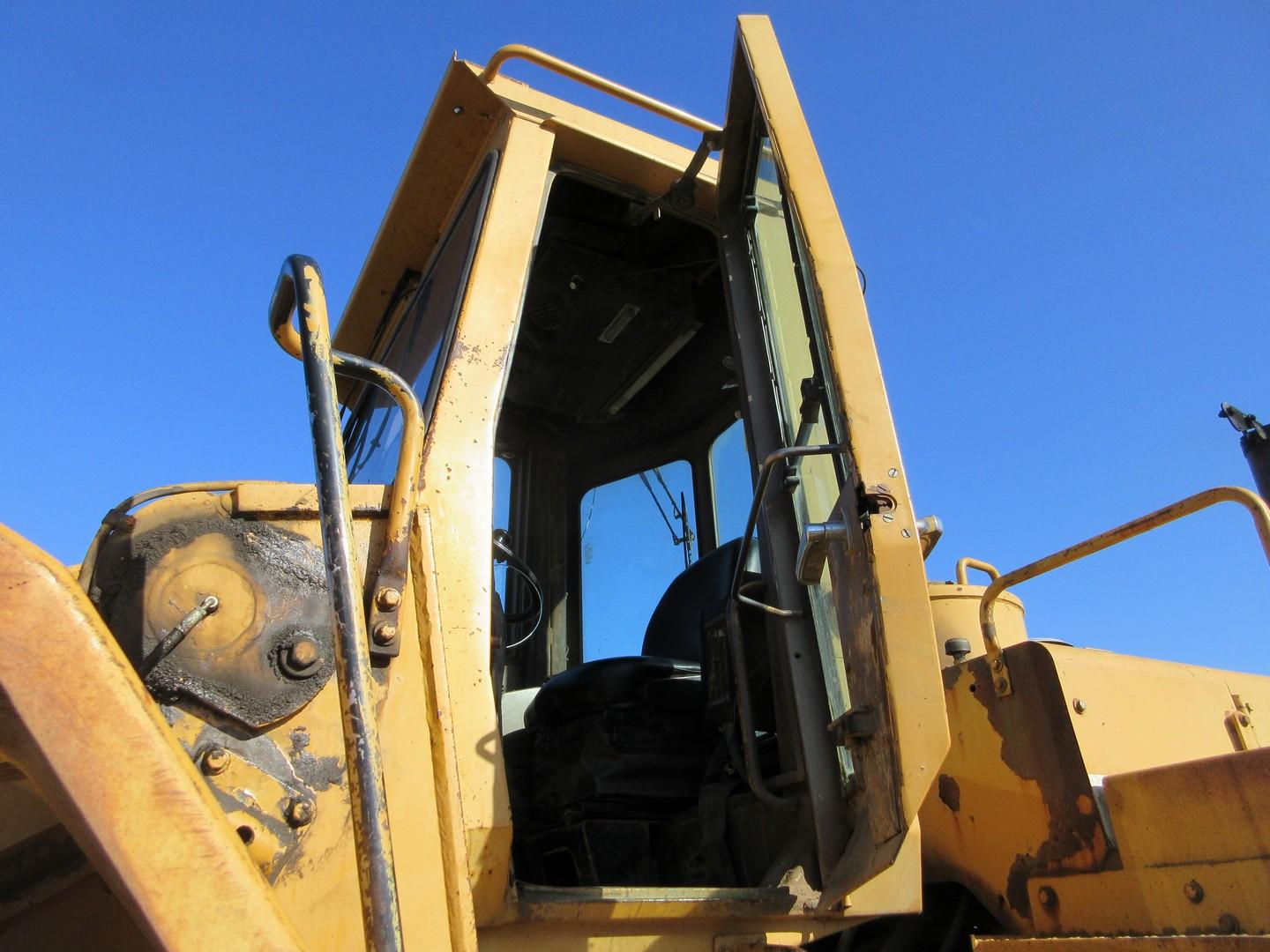 1989 Dresser 555 Rubber Tire Wheel Loader