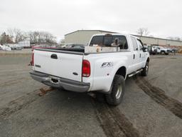 2004 Ford F-350 Crew Cab Dually Pickup