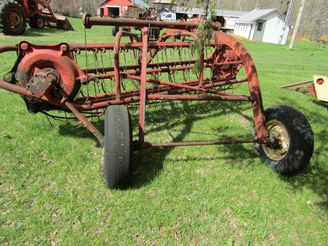 145. MASSEY FERGISON PARALLEL BAR RAKE