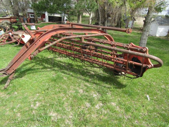 145. MASSEY FERGISON PARALLEL BAR RAKE