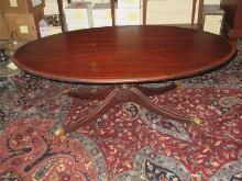 Refined Henkel-Harris Co. Mahogany Urn Pedestal Oval English Regency Style Coffee Table Paw