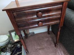 (LR) ANTIQUE SHERATON TWO (DR)AWER SIDE TABLE. KNOB STYLE PULLS, TURNED LEGS, DOVETAILED (DR)AWERS.