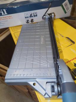 Anvil (Damaged) 12 in. Luxury Vinyl Tile (LVT) Cutter, Retail Price $70, Appears to be Used, Area