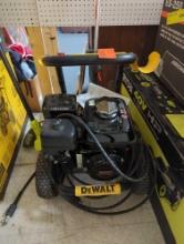 DEWALT (Missing Spray Nozzle) 3600 PSI 2.5 GPM Cold Water Gas Pressure Washer with HONDA GX200