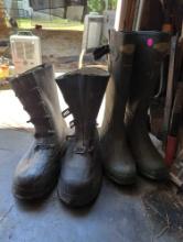 (GAR) LOT OF TWO PAIRS OF BOOTS, FIELD & STREAM 200G SIZE 10 MENS, AND SIZE 12 RUBBER BOOT
