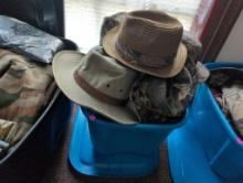 (DEN) TUB LOT OF HUNTING RELATED HATS TO INCLUDE: PRIMOS HUNTING CALLS HAT, THE BAK-PARKER CAMO HAT,