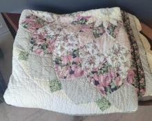 Vintage Handmade Quilt $5 STS