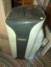 (SBD) IDYLIS PORTABLE AIR CONDITIONER IT APPEARS TO HAVE SOME PARTS NOT ALL PARTS, WHAT YOU SEE IN
