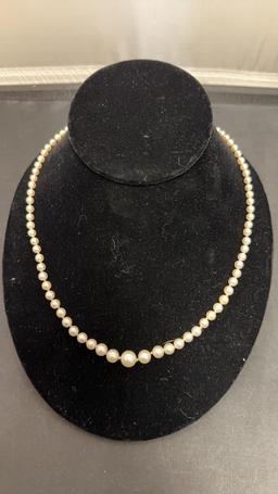 14K WHITE GOLD & PEARL NECKLACE.