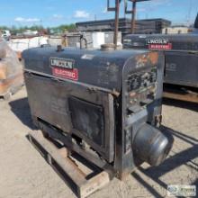 WELDER, LINCOLN CLASSIC 300D, 4 CYLINDER KUBOTA DIESEL ENGINE