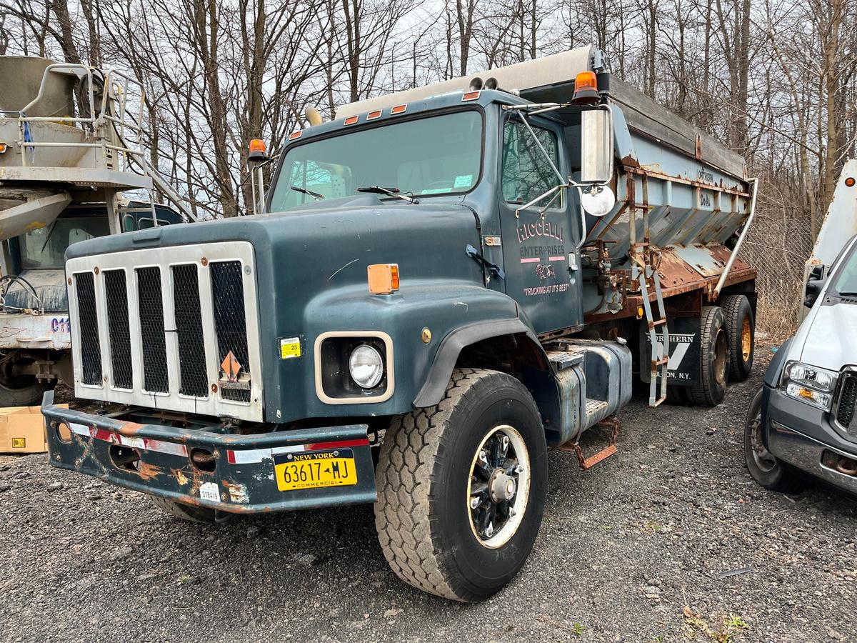 1988 INTERNATIONAL F-2674 SPREADER TRUCK VN:1HTZVG3T6JH609560 powered by Cummins diesel engine,