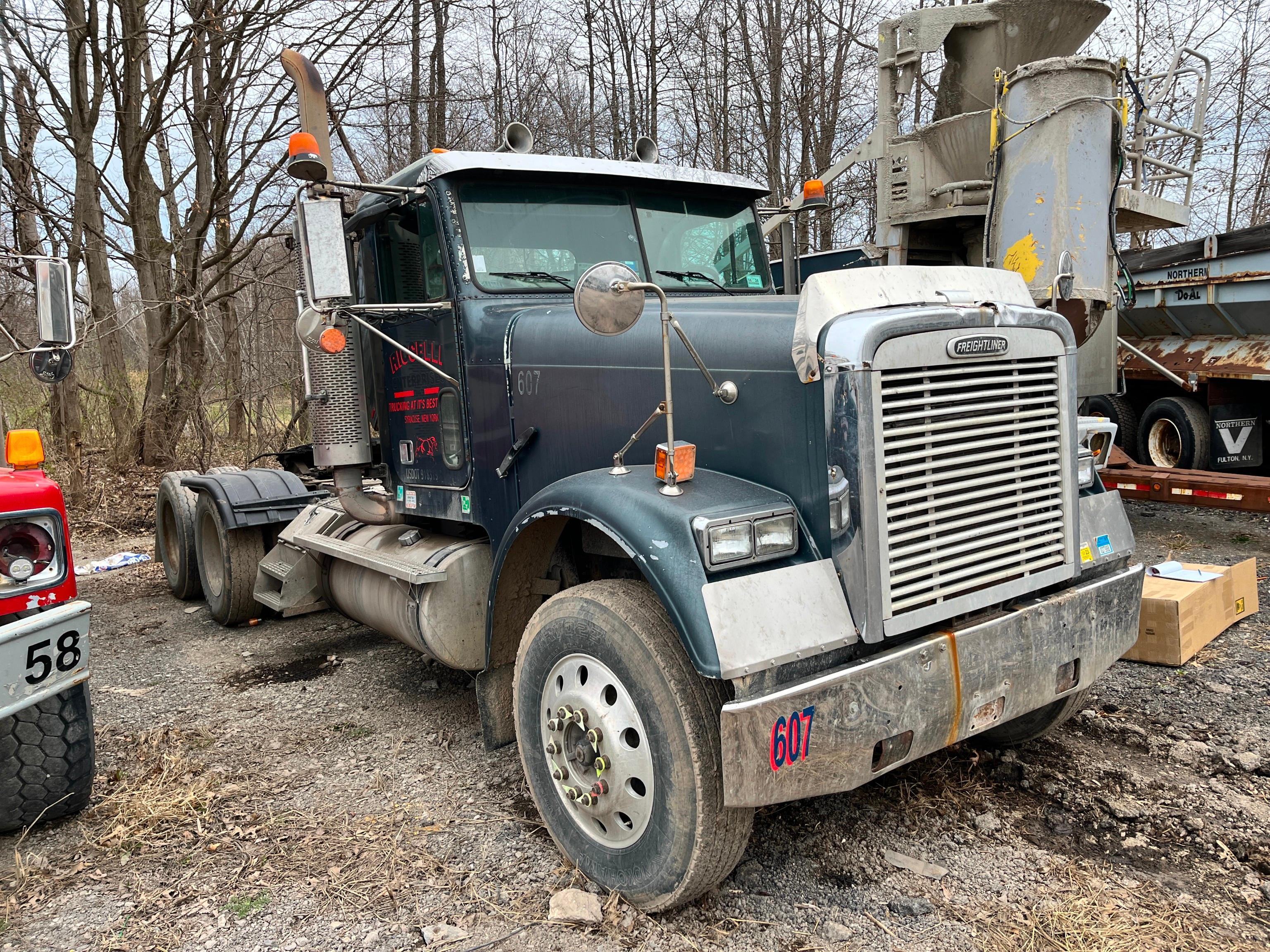 2006 FREIGHTLINER FLD120 TRUCK TRACTOR VN:W31443powered by Cat diesel engine, equipped with Eaton