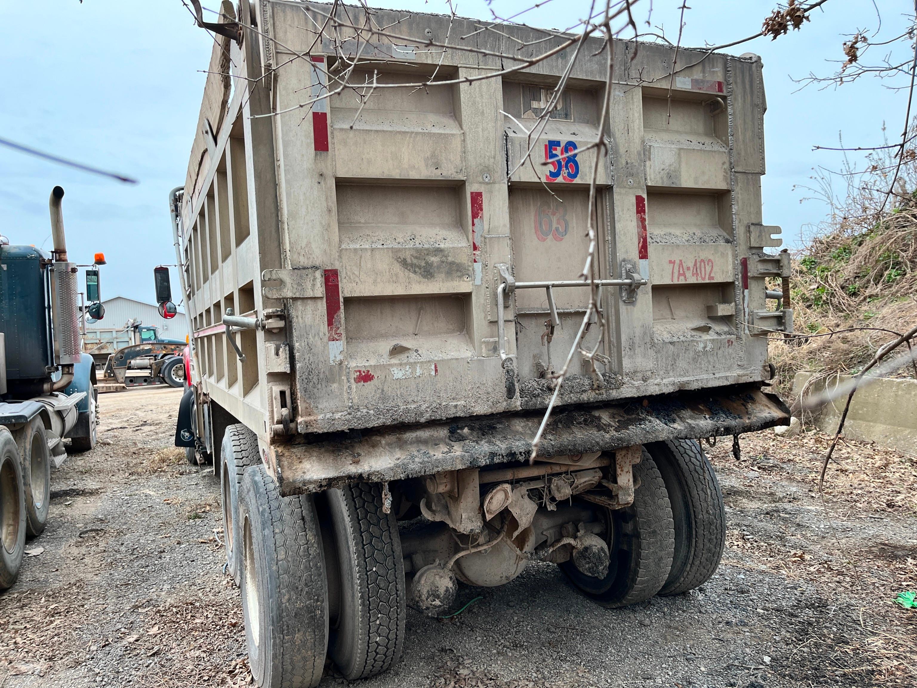 1991 INTERNATIONAL 2674 DUMP TRUCK VN:1HTGLLLT9MH384058 powered by diesel engine, equipped with Road