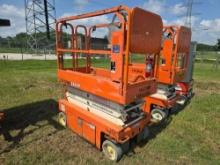 2017 SNORKEL S3219E SCISSOR LIFT SN:103018 electric powered, equipped with 19ft. Platform height,
