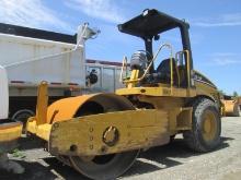 VIBRATORY ROLLER CAT CS433E VIBRATORY ROLLER SN:ASR00496 powered by Cat diesel engine, equipped with