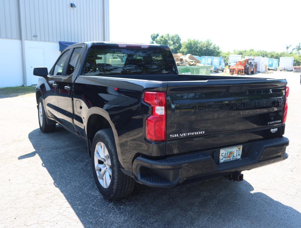 2022 Chevy Silverado 1500 2WD Crew Cab Custom, Gas, License# 54ALIQ, VIN 1GCRWBEK6NZ118634, 39,358