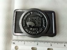 BELT BUCKLE NATIONAL BARROW SHOW AUSTIN MN 1987 LIMITED EDITION NO NUMBER DIST BY HOWE ADV