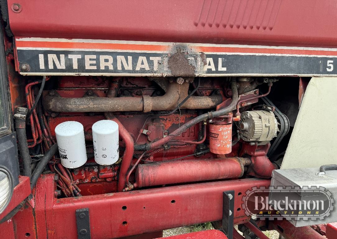INTERNATIONAL 1586 WHEEL TRACTOR, 2000+ hrs on guage,  3PT, 540 & 1000 PTO,